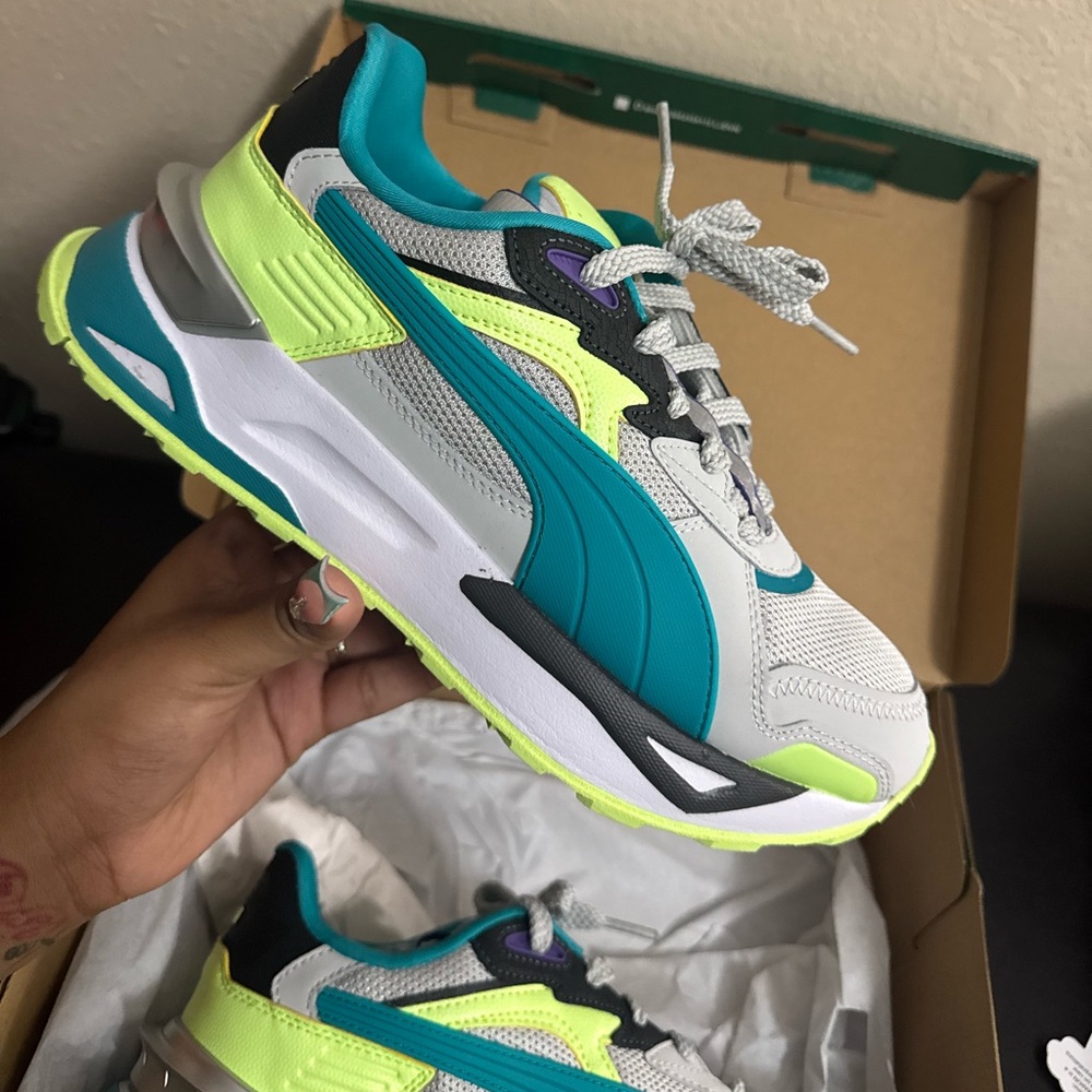 Junior Puma running sneakers